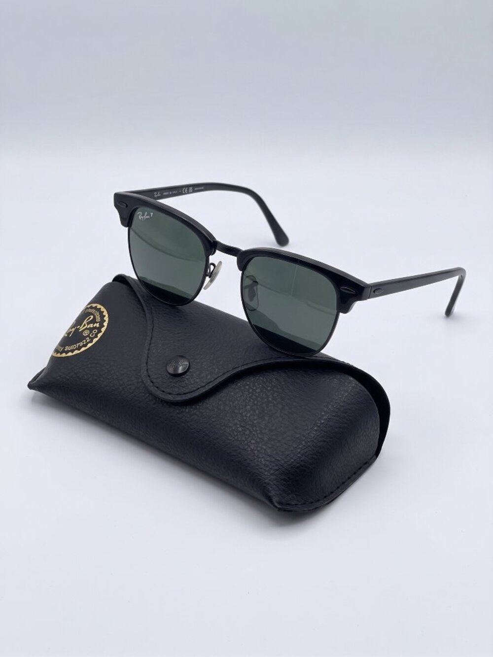 Ray-Ban RB3016 Clubmaster Classic Sunglasses — 100% UV Protection — Like New